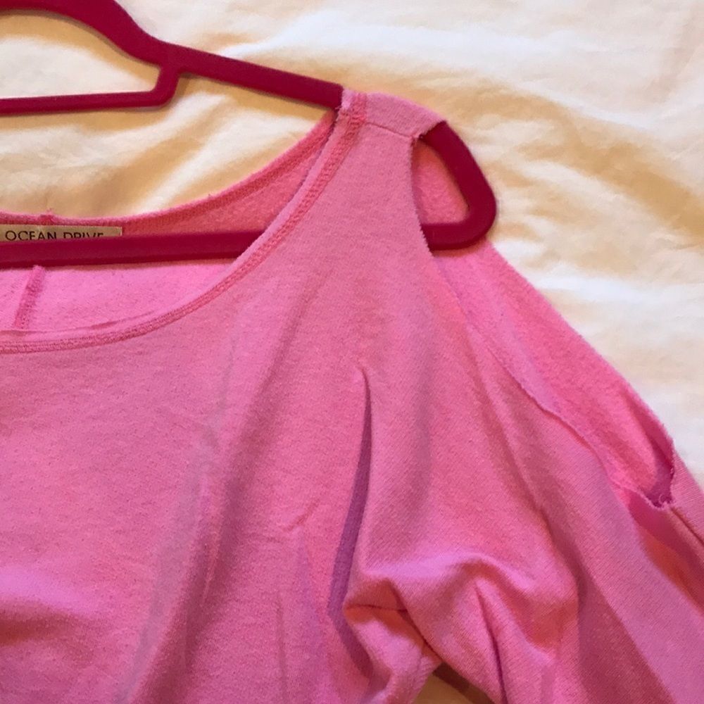 Cut-out Open Shoulder Pink Top - Picture 4 of 4